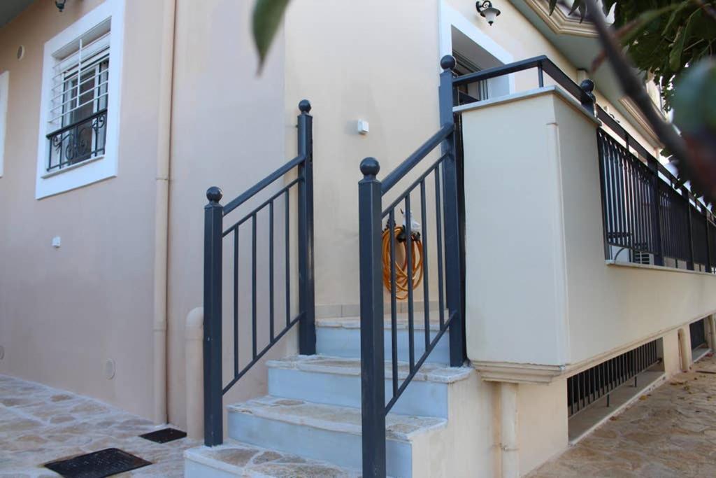 New, Modern, Bright And Independent Apartment 83 M2, With Garden, 5Min To The Beach And The City Center Καλαμάτα Εξωτερικό φωτογραφία